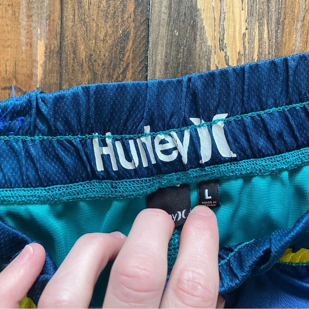 Hurley Mesh Multicolor shorts, Large - Picture 3 of 6